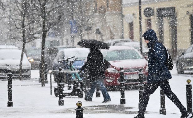 Dziś silny wiatr. Możliwe zawieje i zamiecie 