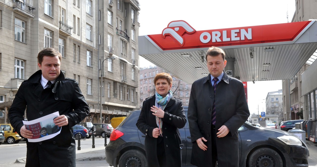 Dziś Szydło i Błaszczak są w rządzie, który zamierza nałożyć na kierowców kolejną opłatę paliwową /Jacek Domiński /Reporter
