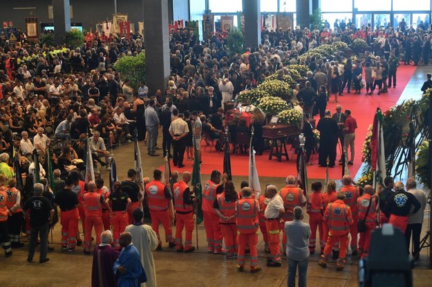 Dziś w Genui odbywa się państwowy pogrzeb 18 ofiar /LUCA ZENNARO /PAP/EPA