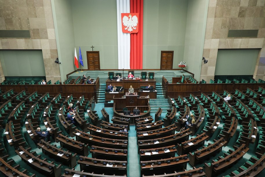 Dziś w Sejmie odbyło się pierwsze czytanie projektu dotyczącego walki z anonimowymi hejterami w internecie /PAP/Paweł Supernak /PAP/EPA