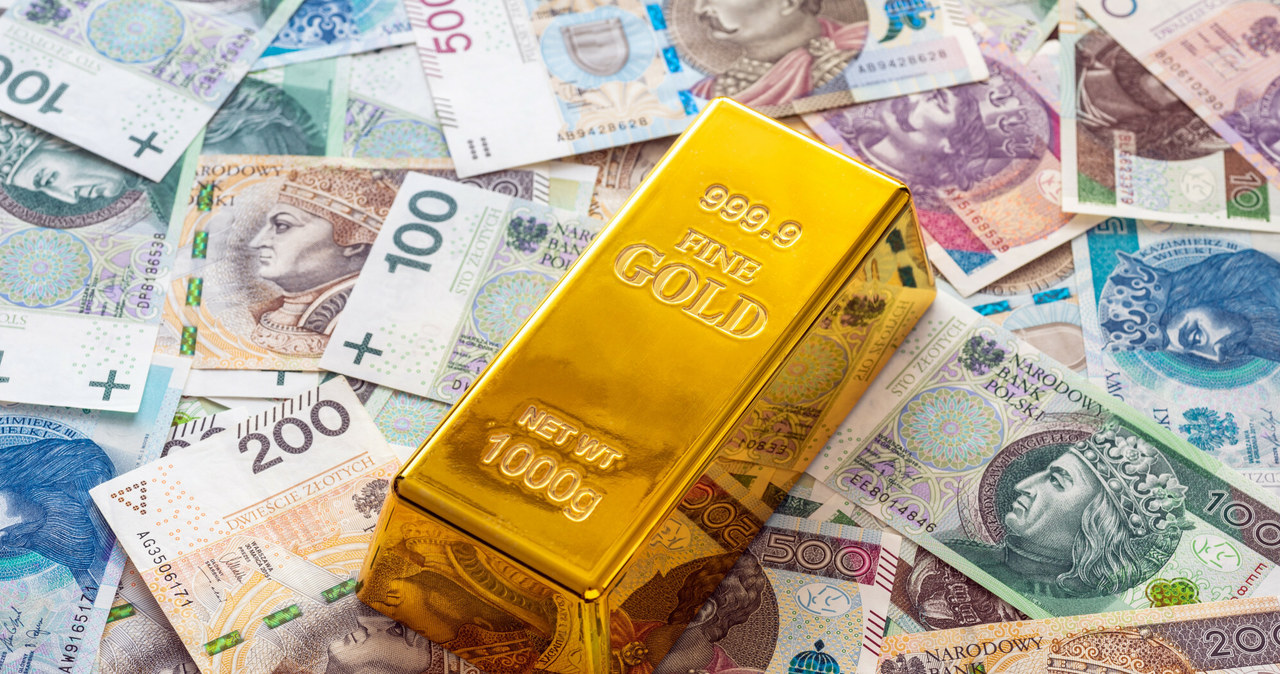 Dziś za uncję złota płaci się ponad 8100 złotych, czyli 10 proc. więcej niż po koniec zeszłego roku /Arkadiusz Ziółek /East News