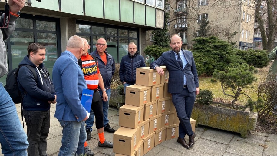 Dziś złożono wniosek o przeprowadzenie referendum /Maciej Sołtys /RMF FM