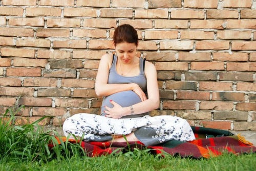 Dzisiaj największym problemem młodych jest brak własnego mieszkania - nie stać ich ani na kupno za gotówkę, ani na kredyt /Value Stock Images /East News