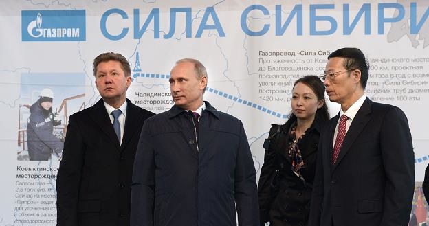 Dzisiaj zaczęła się budowa gazociągu Siła Syberii. Władimir Putin uświetnił uroczystość (2L) /AFP