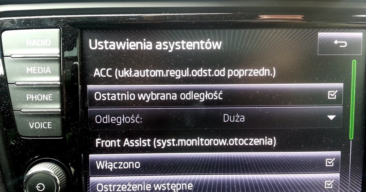 Dzisiejsze samochody to jeżdżące komputery /INTERIA.PL