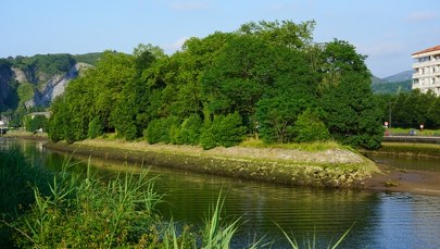 Dziwaczny rytuał graniczny. Dlaczego ta wyspa należy czasem do Hiszpanii, a czasem do Francji?