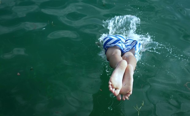 ​Dziwna wysypka na ciele. Znane kąpielisko w Małopolsce zamknięte