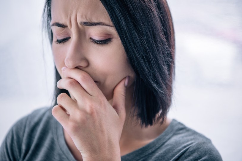 Dziwny posmak w ustach może mieć wiele przyczyn. Warto poszukać przyczyn problemu w różnych obszarach naszego ciała /123RF/PICSEL
