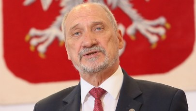 Dziwny zamach na Macierewicza