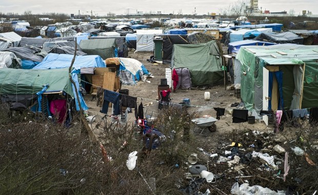 "Dżungla" w Calais do likwidacji. Ponad tysiąc uchodźców zostanie eksmitowanych