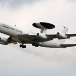 E-3 AWACS to powietrzny radar. Czy ten samolot wykrył tor lotu rakiety, która spadła w Polsce?