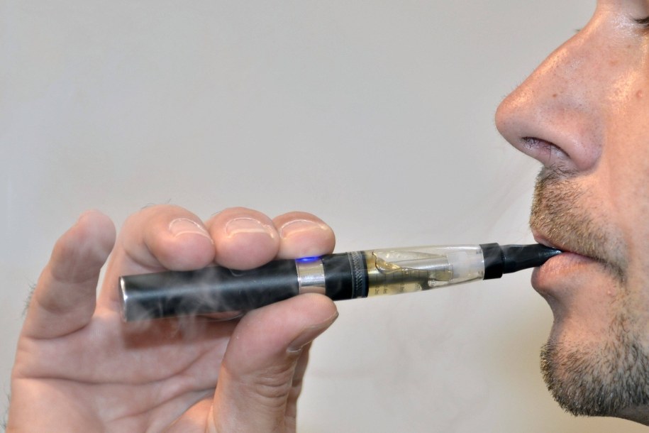 Cyberatak przy pomocy... e-papierosa