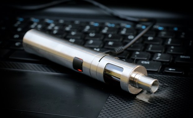 E-papieros wywołał pożar, w którym zginęła 6-latka. Szokujące ustalenia