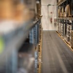 E-papierosy z Chin zalewają Polskę. Trafiają w pudełkach jako "latarki"