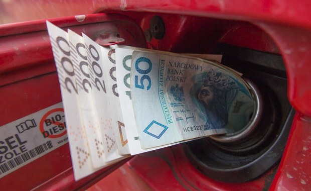 e-petrol.pl: Benzyna droższa na święta 
