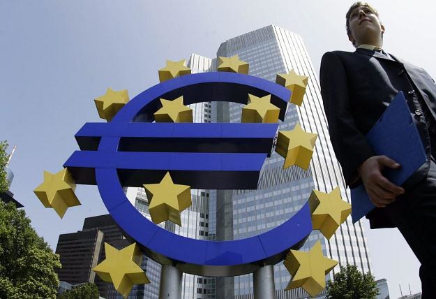EBC poszukuje pracowników w związku z nawałem pracy z powodu kryzysu /AFP