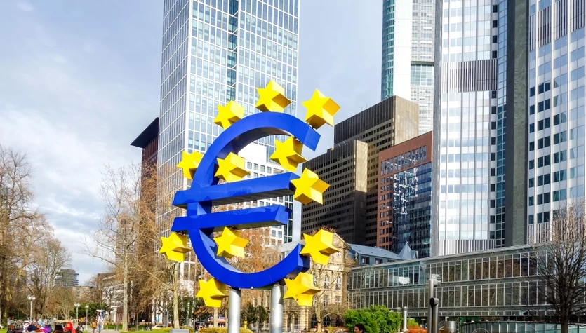 EBC ze strefy komfortu trafił do strefy horroru. Idzie na wojnę handlową