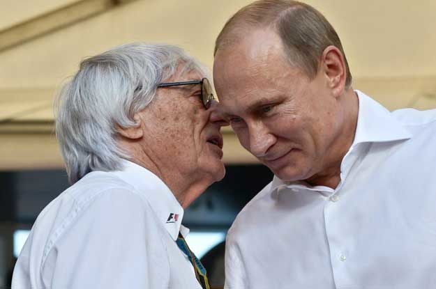 Ecclestone  (z lewej) w rozmowie z  Putinem /AFP