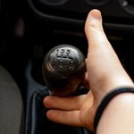 Eco-driving pozwala oszczędzać paliwo. Kiedy najlepiej zmieniać biegi?