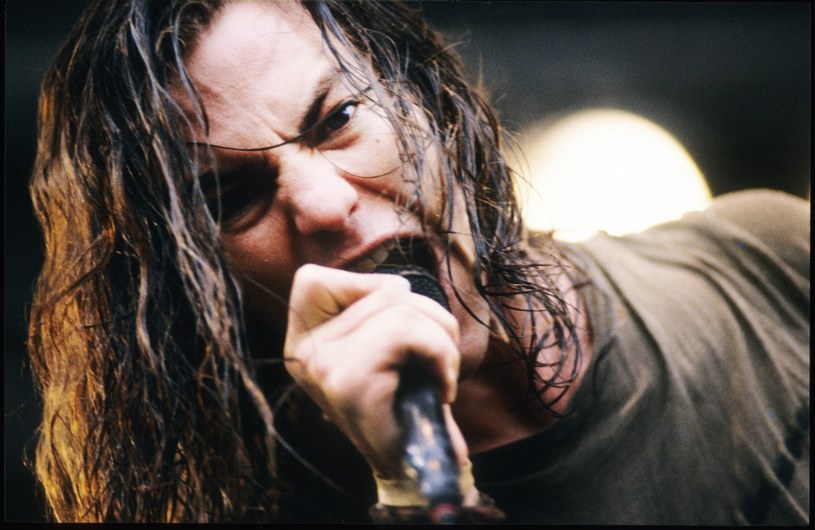 Eddie Vedder (Pearl Jam) podczas trasy promującej "Ten" /Gie Knaeps /Getty Images