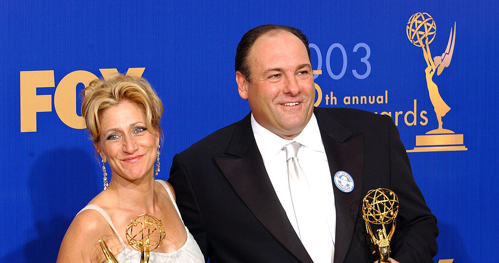 Edie Falco i James Gandolfini podczas 55. ceremonii rozdania nagród Emmy /Bob Riha Jr / Contributor; Walter McBride /Getty Images