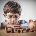 Edukacja finansowa najmłodszych. Jak nauczyć dziecko oszczędzania