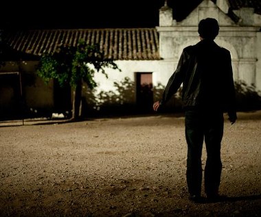 Edward Hogg w scenie z filmu "Imagine"