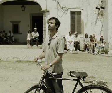 Edward Hogg w scenie z filmu "Imagine"