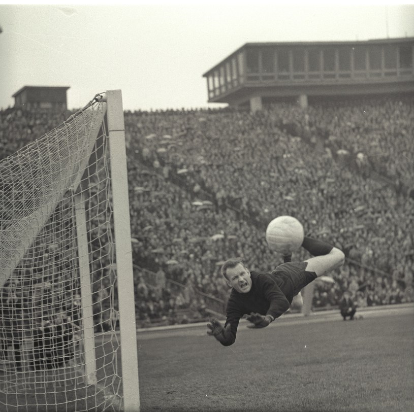 Piłkarskie legendy Orłów. Edward Szymkowiak sylwetka Sport w INTERIA.PL