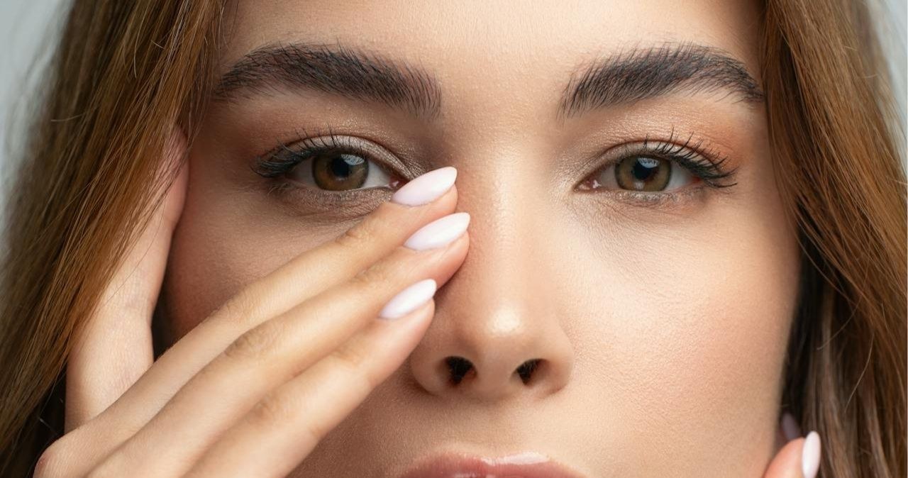 Efekt domowej laminacji brwi /Farhad Irani /pexels.com