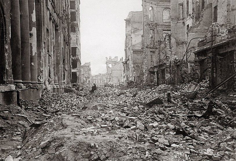 Efektem powstania warszawskiego było całkowite zniszczenie dużej części Warszawy /zdjęcie archiwalne /Agencja FORUM