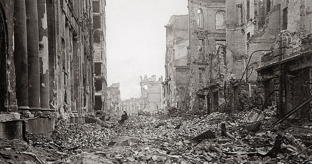 Efektem powstania warszawskiego było całkowite zniszczenie dużej części Warszawy /zdjęcie archiwalne /Agencja FORUM