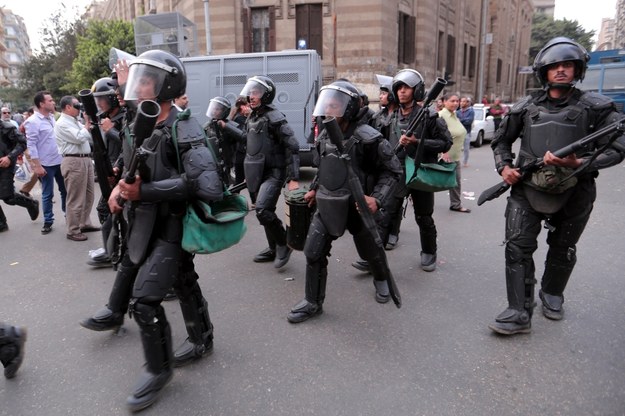 Egipscy policjanci /KHALED ELFIQI   /PAP/EPA