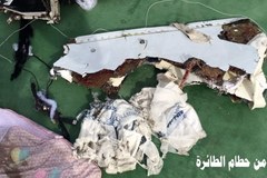 Egipskie ministerstwo opublikowało zdjęcia fragmentów airbusa EgyptAir