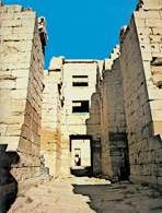 Egipskie świątynie: Médinet-Habou /Encyklopedia Internautica