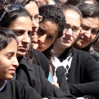 Tysiące wiernych żegna zwierzchnika Kościoła koptyjskiego Szenudę III