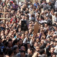 Tysiące wiernych żegna zwierzchnika Kościoła koptyjskiego Szenudę III
