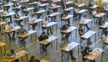 Egzamin ósmoklasisty 2025. Pewniaki na język polski i matematykę 