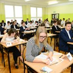 Egzamin ósmoklasisty z polskiego 2022. Pewniaki na egzaminie. Czego się spodziewać? 