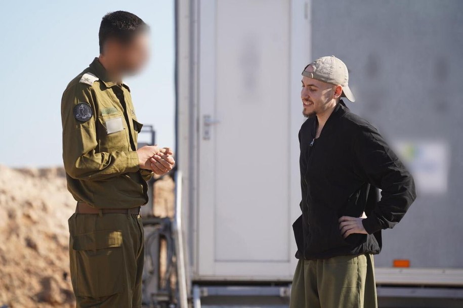 Eitan Mor, jeden z uwolnionych zakładników /ISRAELI GOVERNMENT PRESS OFFICE HANDOUT /PAP/EPA