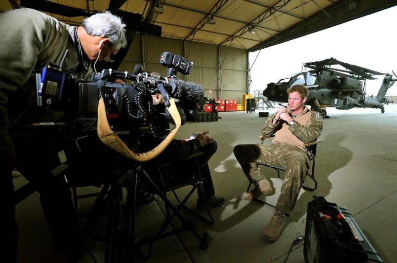 Ekipa BBC przeprowadza wywiad z Księciem Harrym /AFP