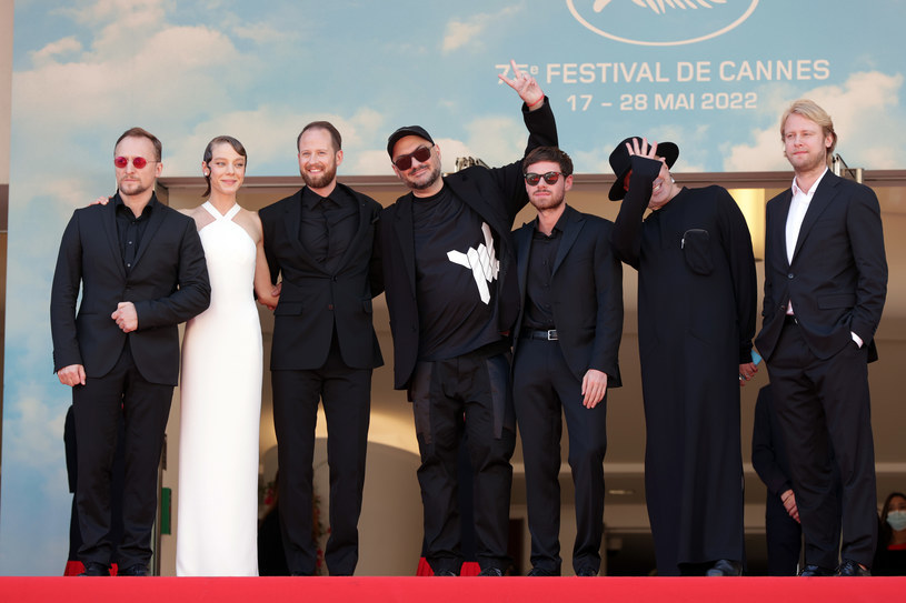 Ekipa filmu "Tchaikovsky's Wife" na festiwalu w Cannes. Kiryłł Serebrennikow w środku /John Phillips    /Getty Images