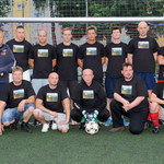 Ekipa i gwiazdy "Rozlewiska" na boisku piłkarskim