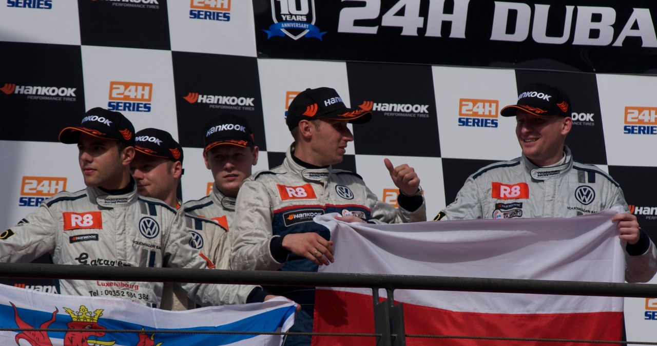 Ekipa R8 Motorsport na podium /INTERIA.PL