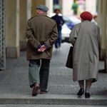 Ekonomiści: Należy wydłużyć wiek emerytalny w Polsce
