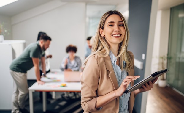 Ekonomista: nie ma dziś powodu, żeby Polacy pracowali tak dużo