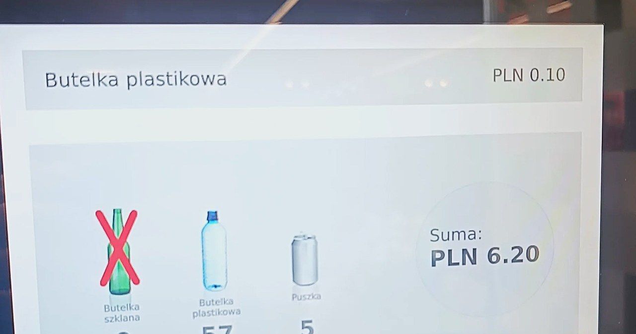 Ekran butelkomatu Lidla, gdzie mężczyzna zarobił ponad 6 zł na oddanych butelkach /Materiały udostępnione w serwisie Threads /