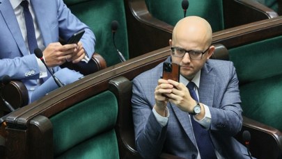 ​Ekscesy w restauracji poselskiej. Alkohol, prowokacyjne przyśpiewki i awantury