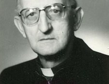 Ekshumacja ks. Franciszka Blachnickiego. Śledczy chcą ustalić, jak zginął Ekshumacja ks. Franciszka Blachnickiego. Śledczy chcą ustalić, jak zginął