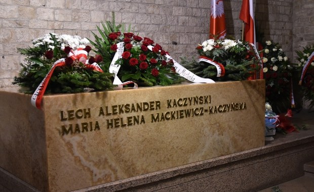 Ekshumacja na Wawelu. Ponowny pochówek pary prezydenckiej ma być skromny